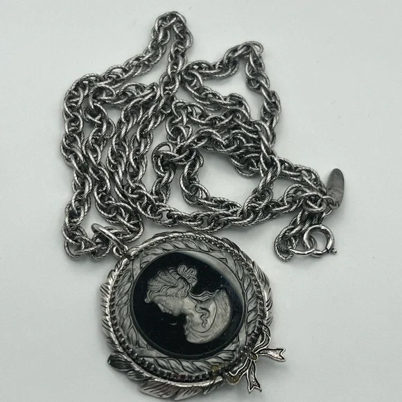 Whiting & Davis intaglio grey cameo silver tone rope chain necklace vintage - Picture 3 of 14